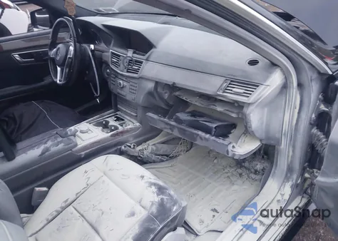 2013 Mercedes-Benz E 350 4Matic z USA, uszkodzony, nr VIN WDDHF8JB9DA764659